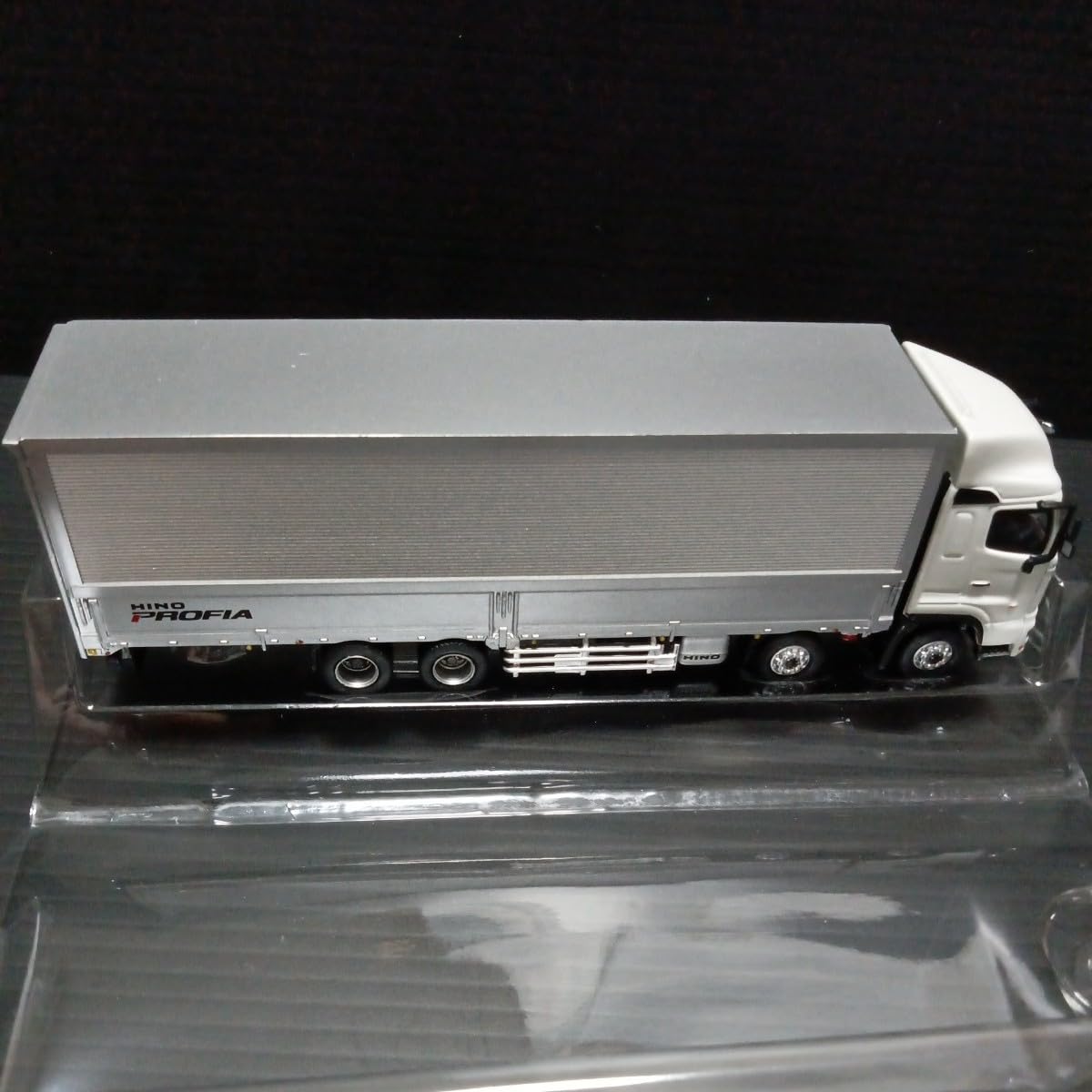 日野 PROFIA 1/32 ミニカー 黒/黄色 日野 PROFIA 1/32 ミニカー 黒/黄色 Yahoo!オークション